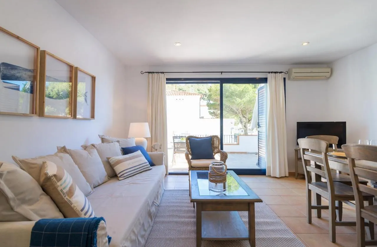 2 Bedroom Apartment, 30M To The Beach, Tamariu, Costa Brava Tamariu